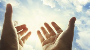 ruke-u-nebo-za-digitalno